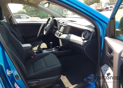 2018 Toyota Rav4 Le из США, поврежденный, VIN JTMBFREV2JD252813